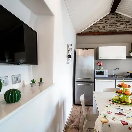 Apartament Altido Amazing House With Balcony & View